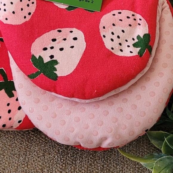 Kate Spade Kids Strawberry Oven Mitts - Red and Pink - Picture 5 of 6